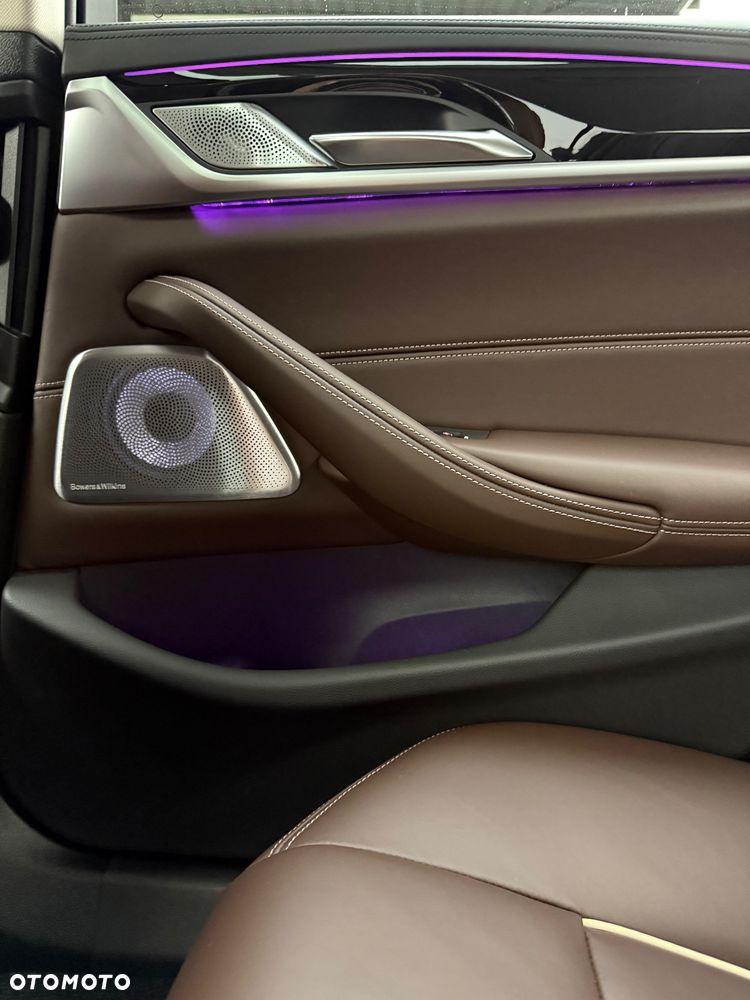 BMW Seria 5 540d xDrive - 22