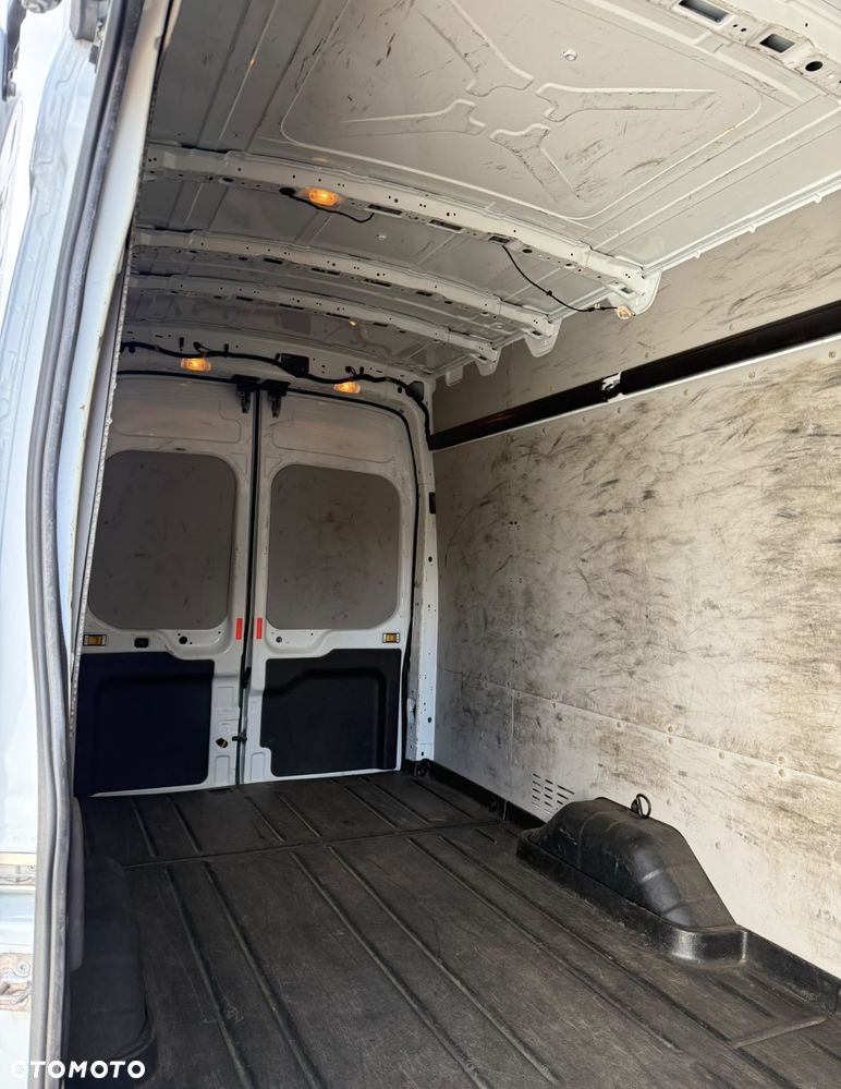 Ford Transit - 26