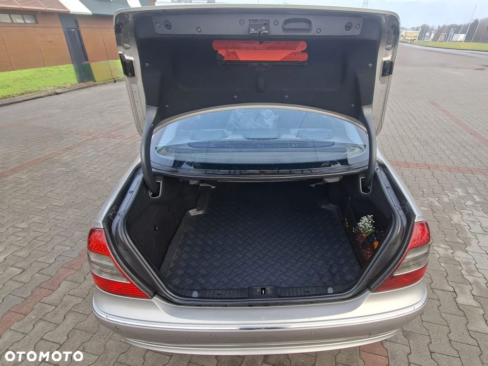 Mercedes-Benz Klasa E 220 CDI Automatik Avantgarde - 10