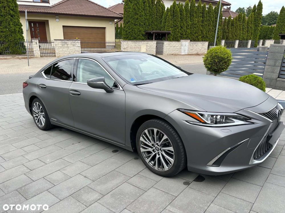 Lexus ES 300h Business Edition - 9