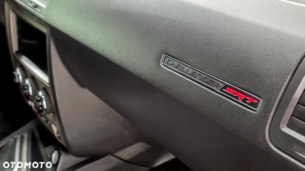 Dodge Challenger - 22