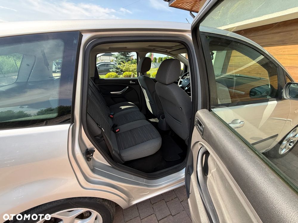Ford C-MAX - 15