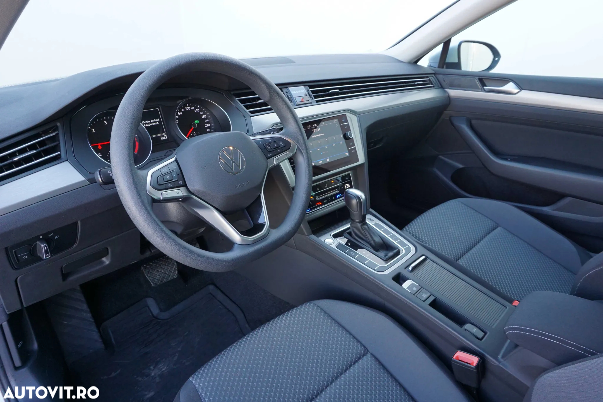 Volkswagen Passat 2.0 TDI DSG Advance - 14