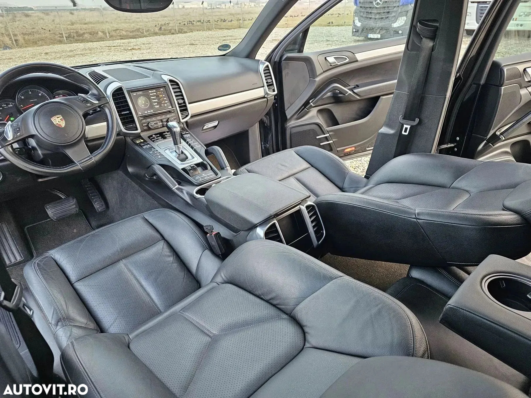 Porsche Cayenne Diesel Platinum Edition - 4