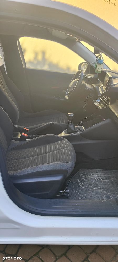 Peugeot 2008 - 12