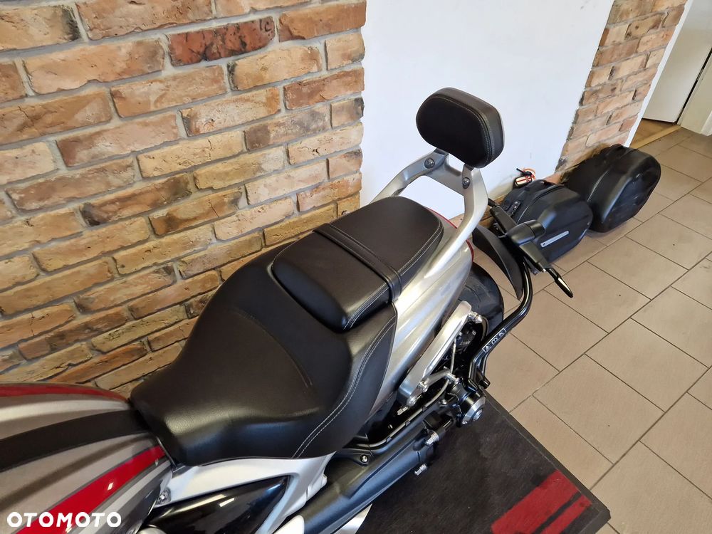 Triumph Rocket - 24