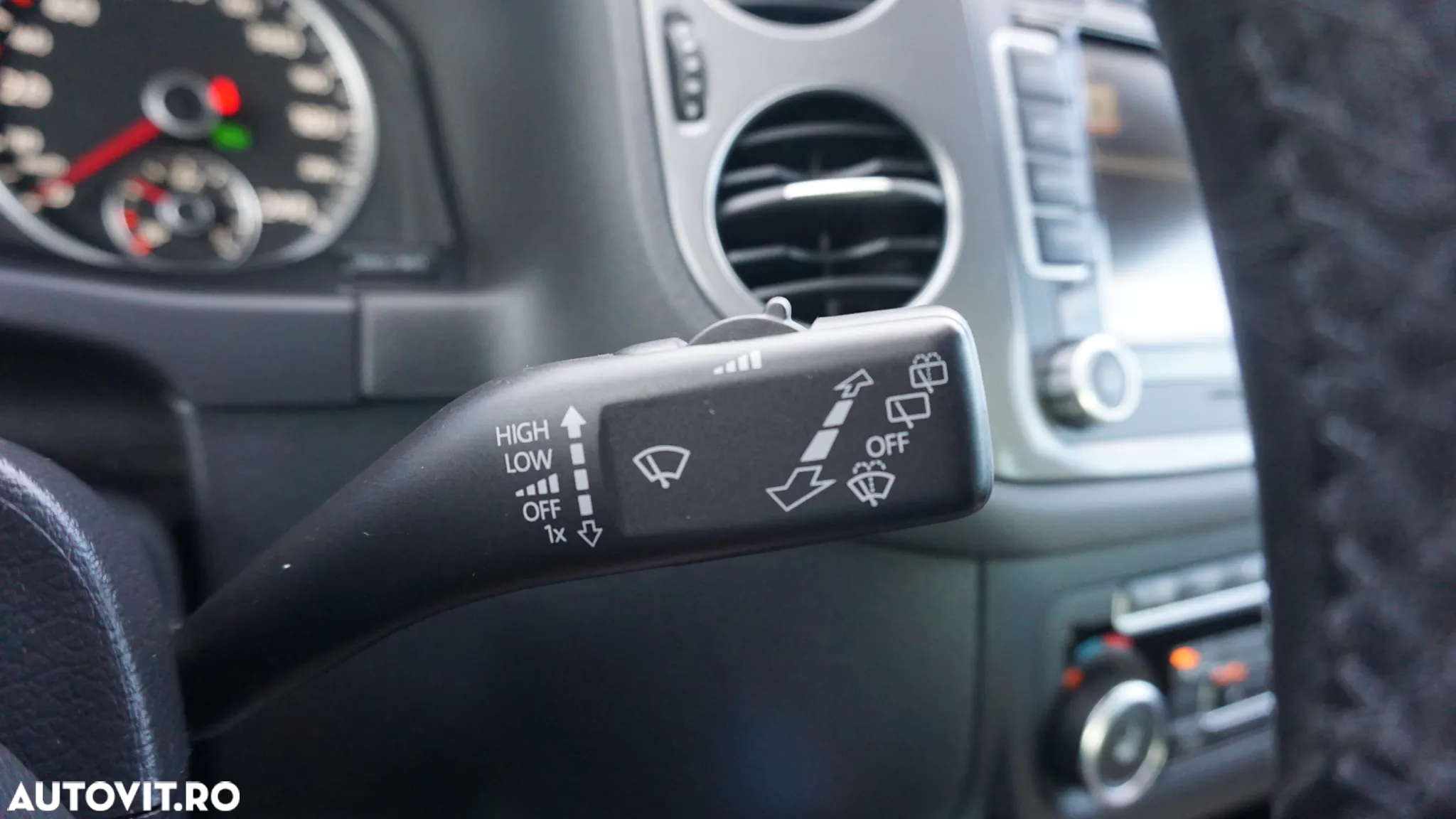 Volkswagen Tiguan 2.0 TDI DPF 4Motion BlueMotion Technology DSG Exclusive - 20