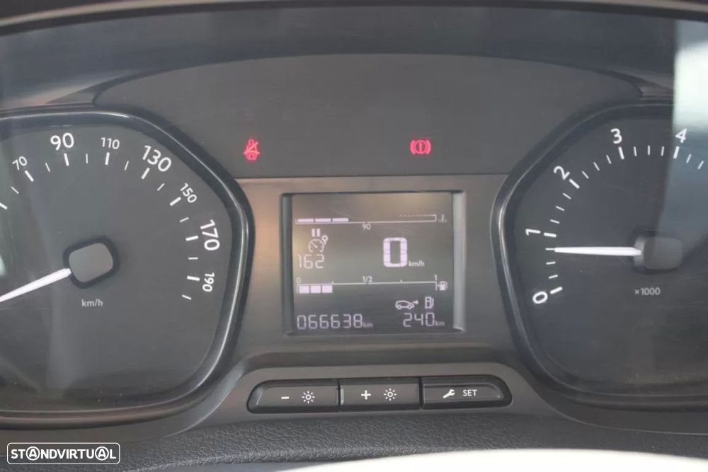 Opel Vivaro 1.5 CDTi L1H1 Essentia - 11