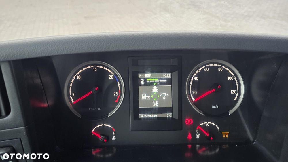 Scania P320 Euro 6 6x2 chłodnia izoterma kurierka 20 palet niski przebieg! super stan! rama do zabudowy laweta - 8