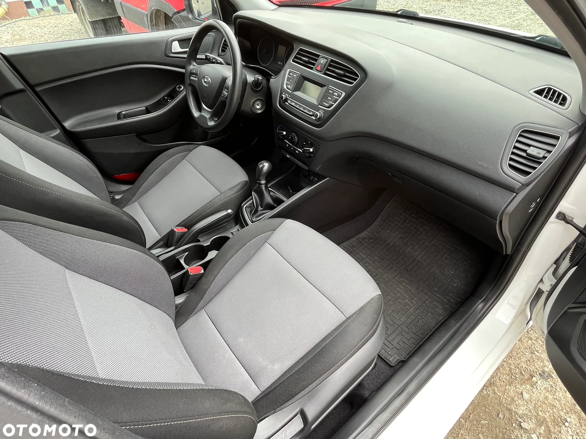 Hyundai i20 - 15