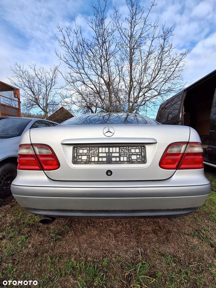 Mercedes clk w208 coupe zderzak tyl 744 - 1