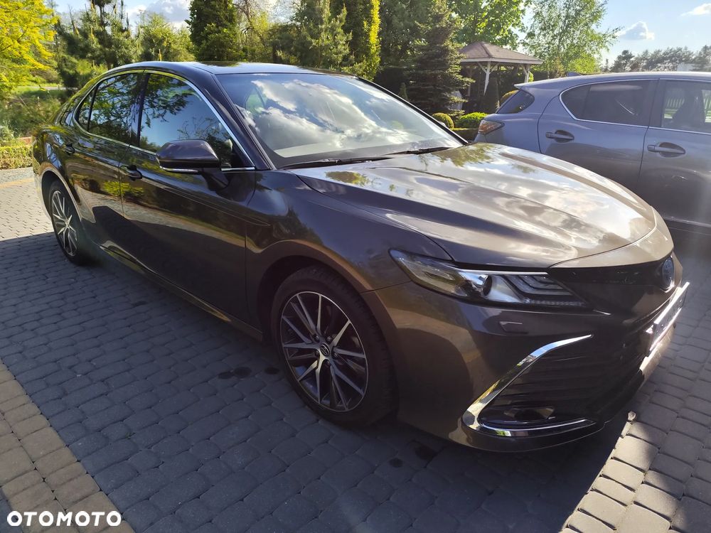 Toyota Camry Luxury - 13