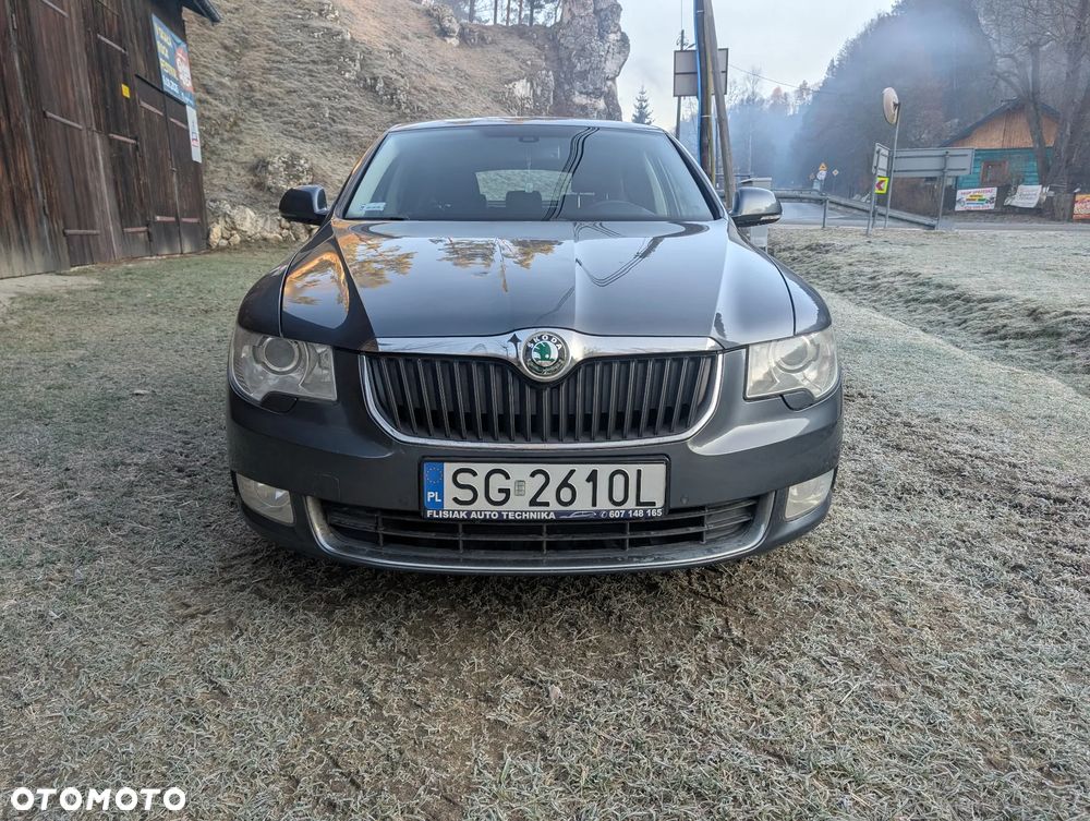 Skoda Superb 2.0 TDI Elegance DSG - 2