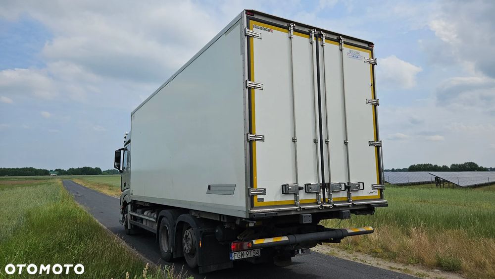 Mercedes-Benz Actros - 3