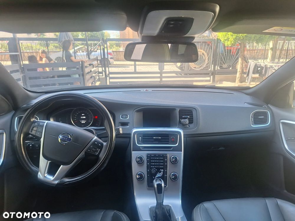 Volvo V60 T3 Drive-E Momentum - 3