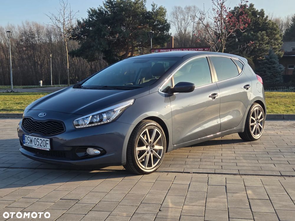 Kia Ceed 1.6 GDI Fifa World Cup Edition - 23