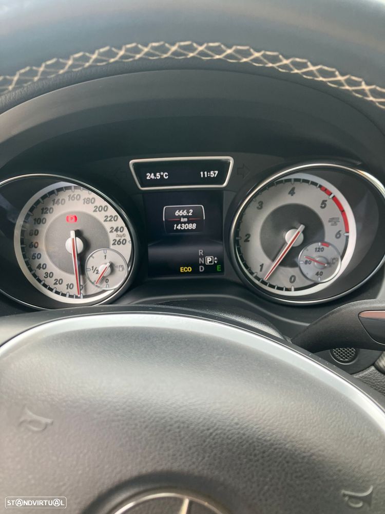 Mercedes-Benz GLA 200 - 11