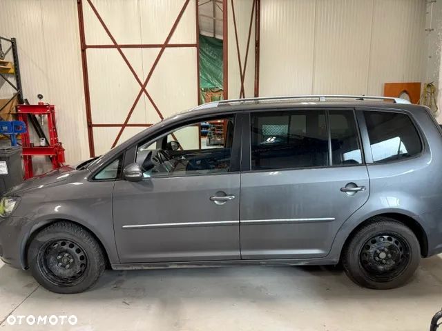 Volkswagen Touran 2.0 TDI DPF Highline - 4