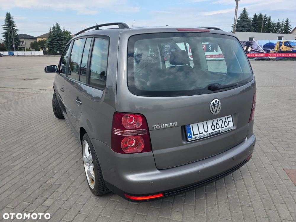 Volkswagen Touran - 20
