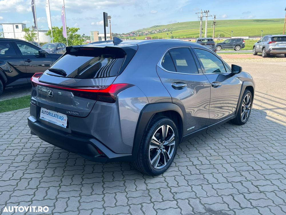 Lexus UX 250h (E-FOUR) Executive Line - 4