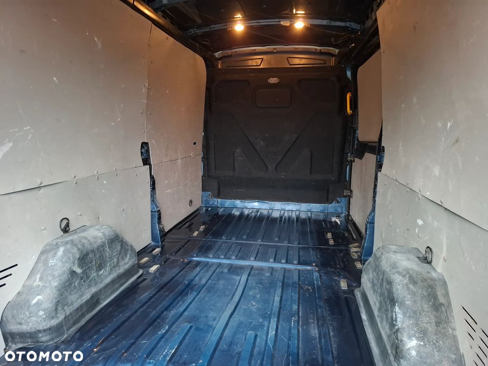 Ford Transit - 11