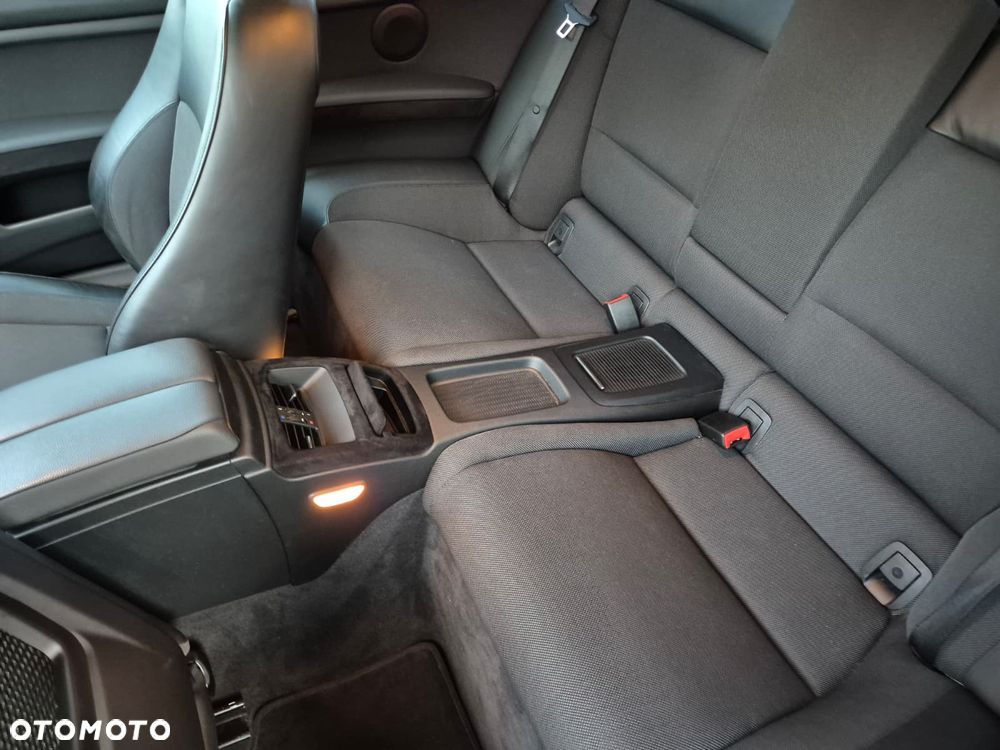 BMW Seria 3 320i - 25
