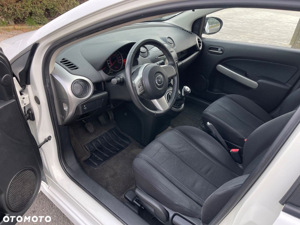 Mazda 2 1.5 Dynamic - 10