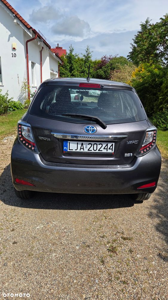 Toyota Yaris Hybrid 100 Premium EU6 - 11