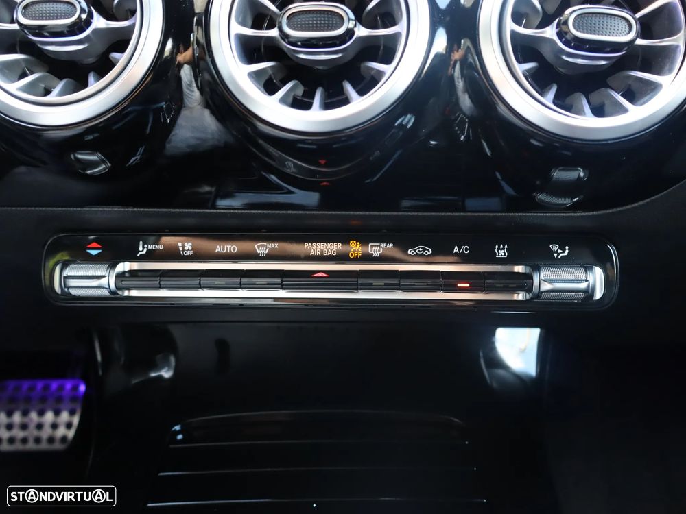 Mercedes-Benz CLA 250 e 8G-DCT AMG Line - 38