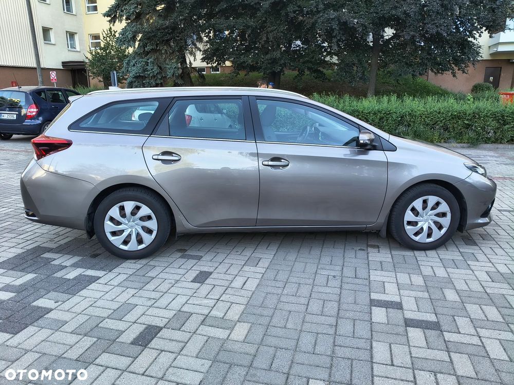 Toyota Auris 1.6 Premium Comfort - 5