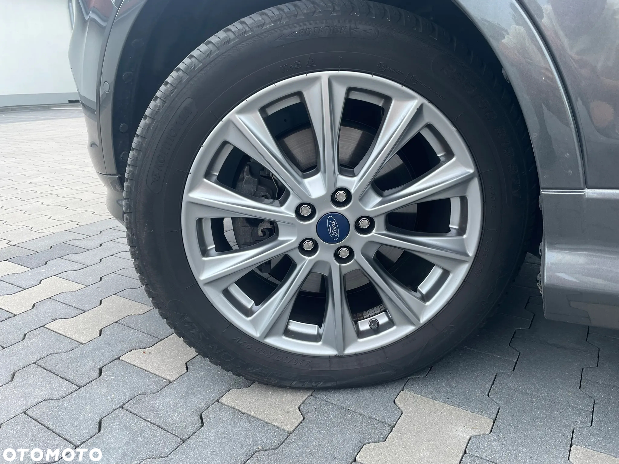 Ford Kuga 2.0 TDCi 2x4 Vignale - 34