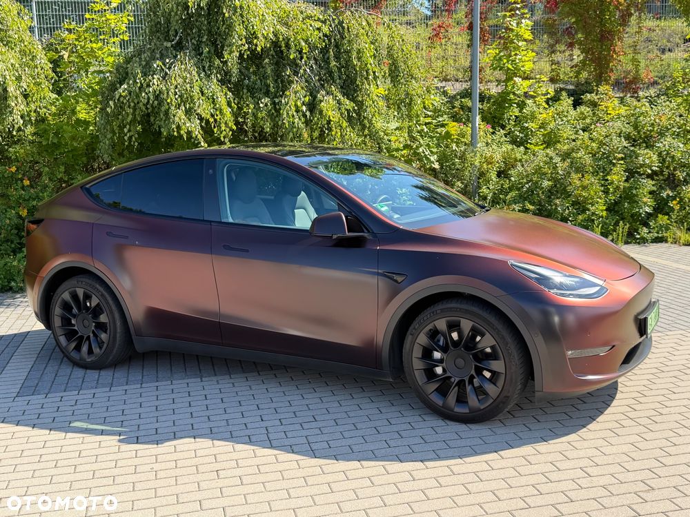 Tesla Model Y Long Range AWD - 4