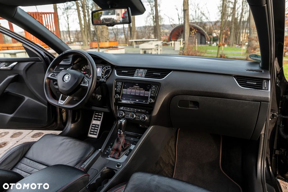 Skoda Octavia 2.0 TDI DSG RS - 28