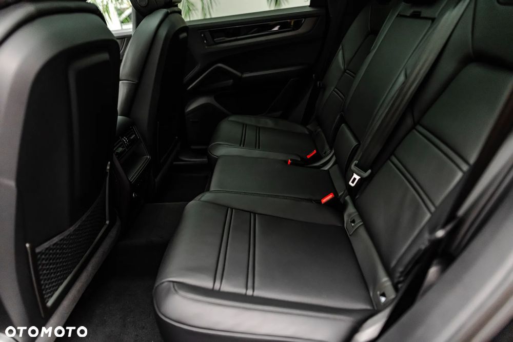 Porsche Cayenne Standard - 10