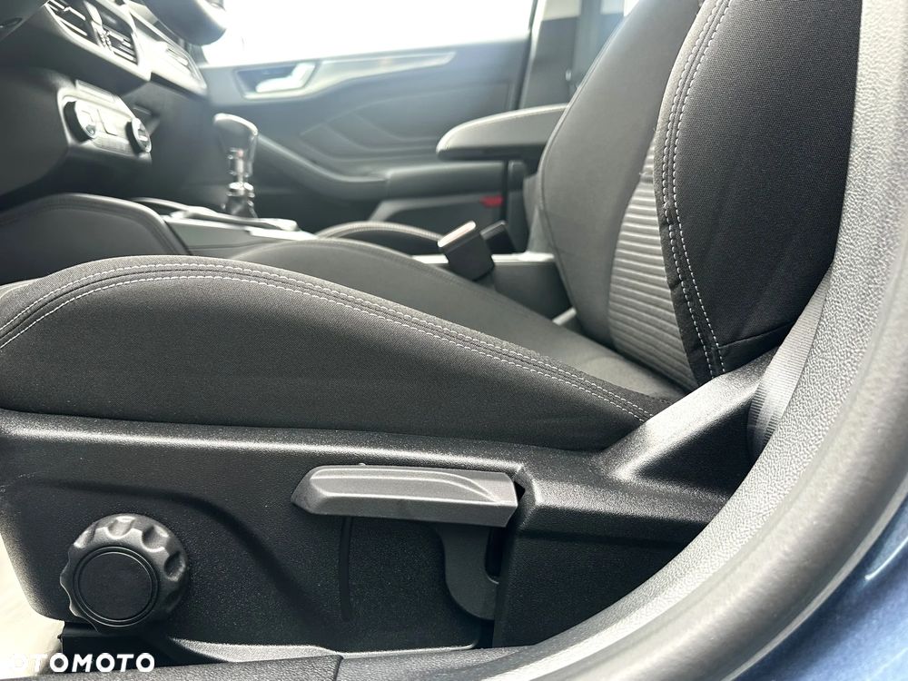 Ford Focus 1.0 EcoBoost Titanium X - 19