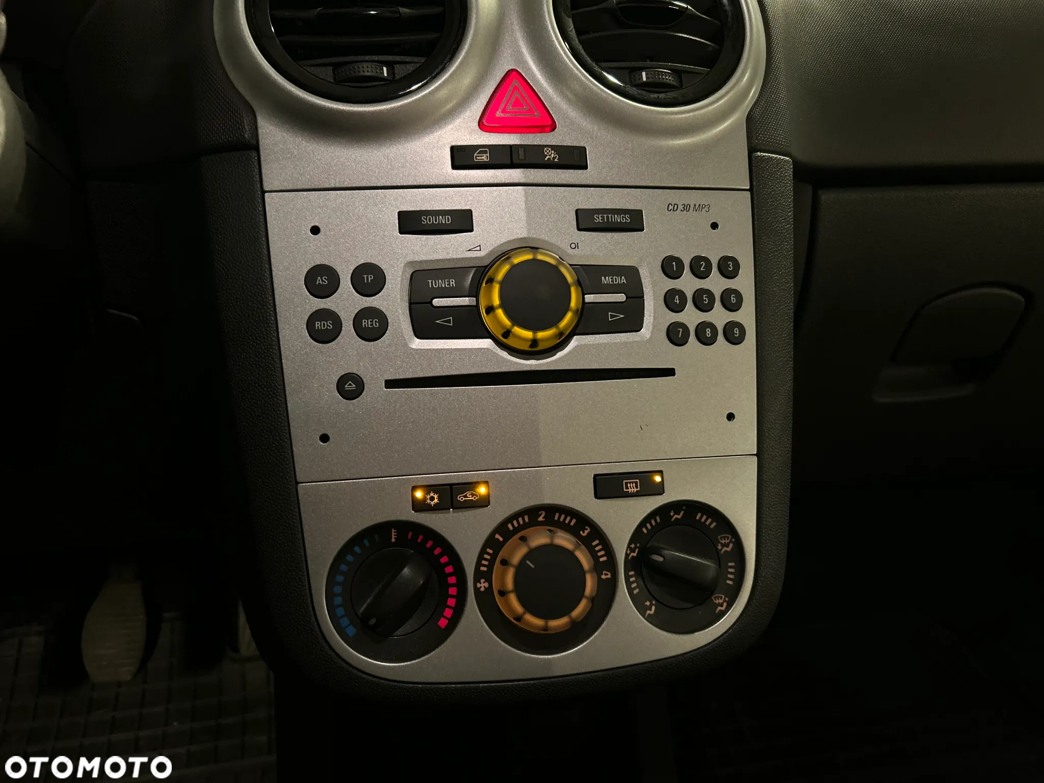 Opel Corsa 1.0 12V Essentia - 20