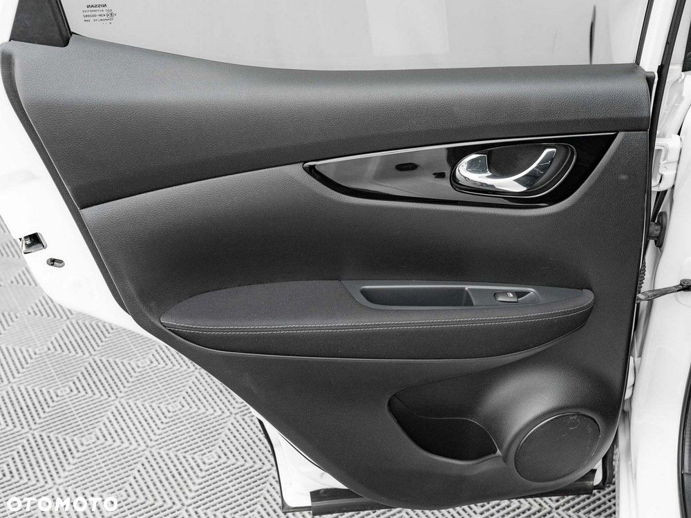 Nissan Qashqai 1.3 DIG-T N-Connecta DCT - 23