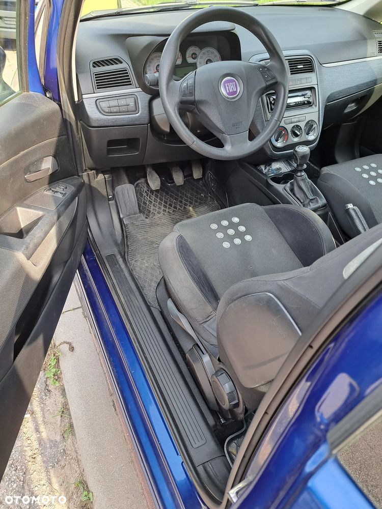 Fiat Grande Punto - 13
