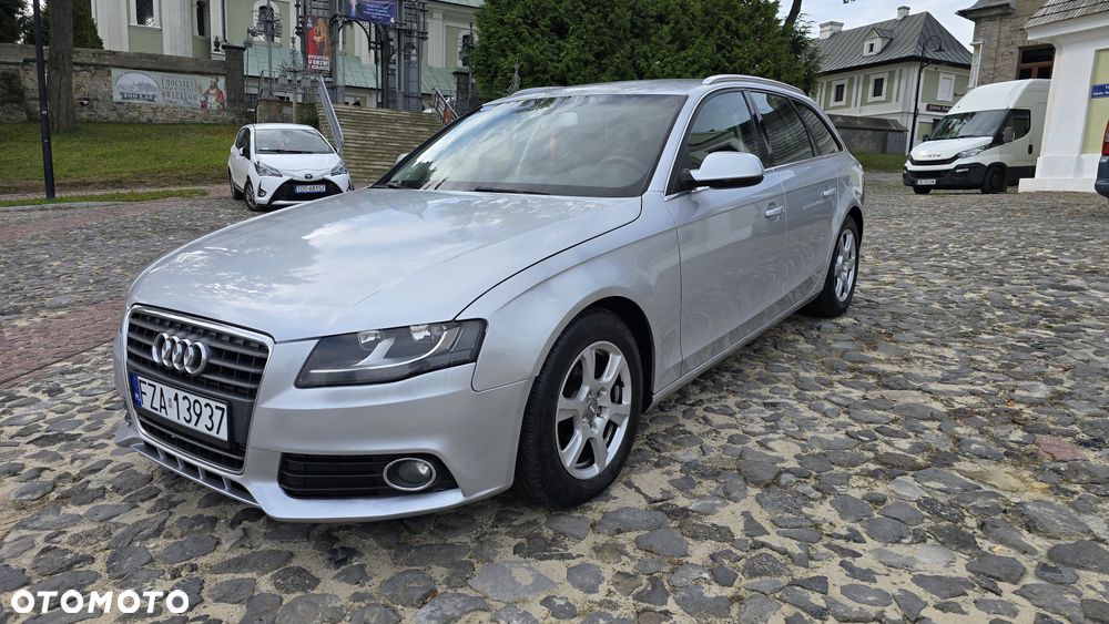 Audi A4 Avant - 10