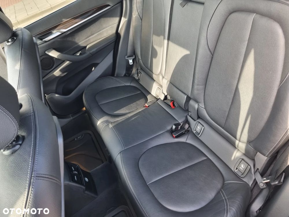 BMW X1 xDrive25i xLine - 15