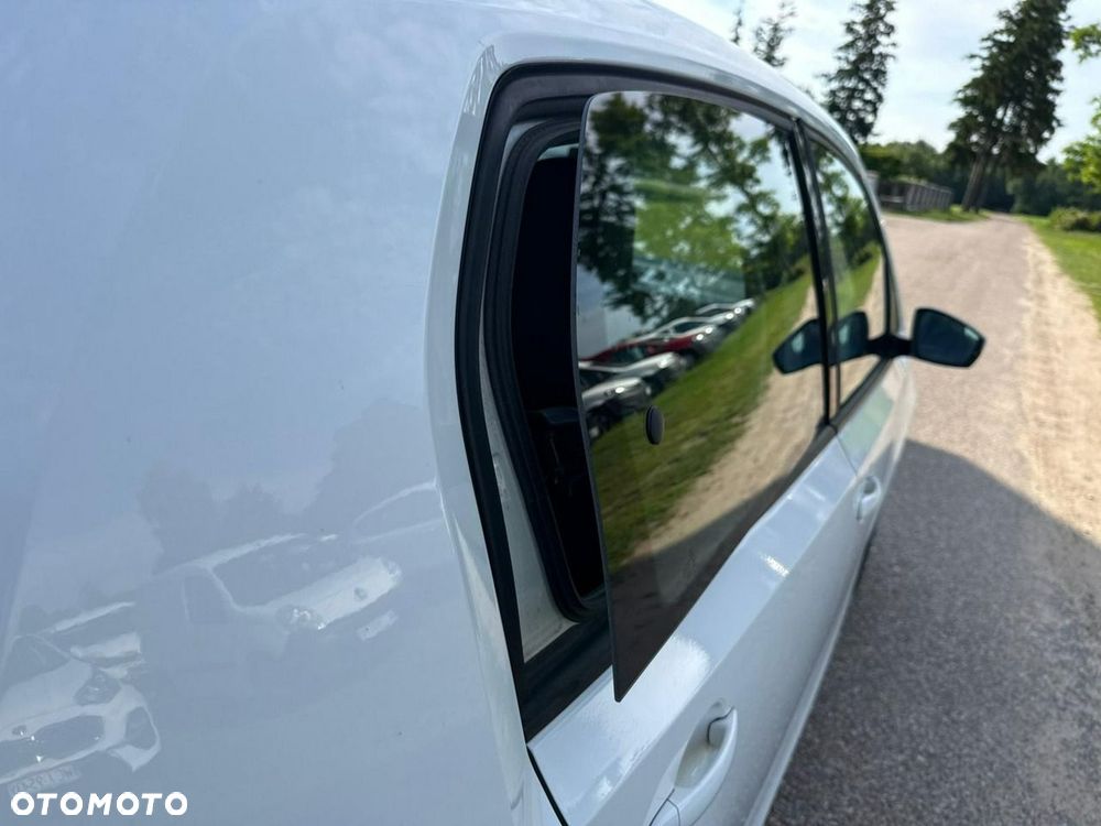 Volkswagen up! - 22