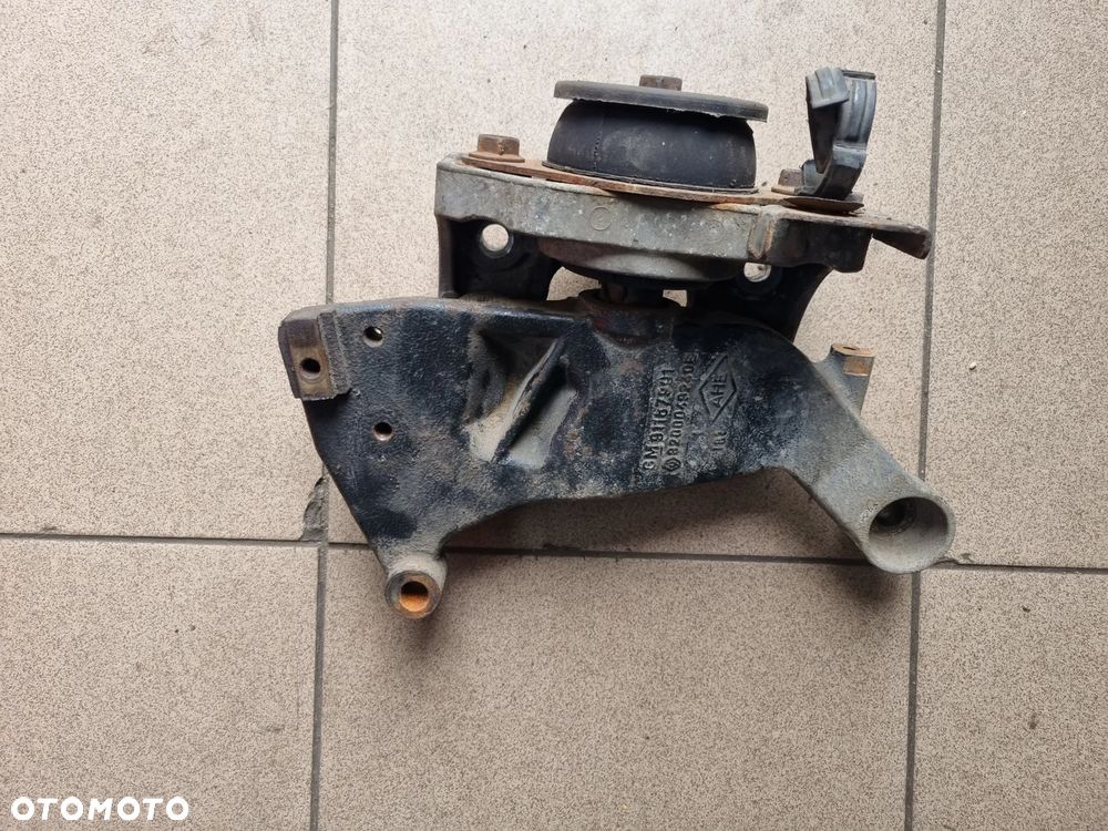 PODUSZKA ŁAPA SKRZYNI BIEGÓW TRAFIC VIVARO 2.5 DCI CDTI 01-06r.