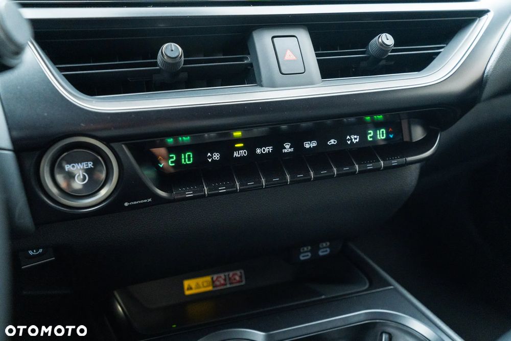 Lexus UX 250h GPF F Sport AWD - 21