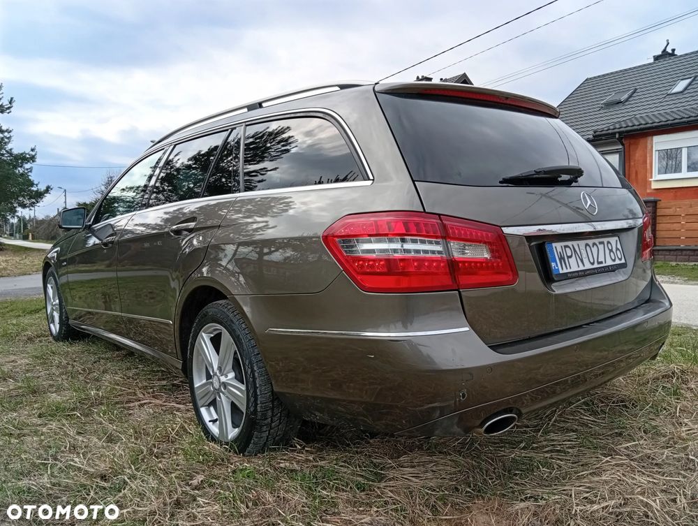 Mercedes-Benz Klasa E 300 CDI DPF BlueEFFICIENCY 7G-TRONIC Avantgarde - 11