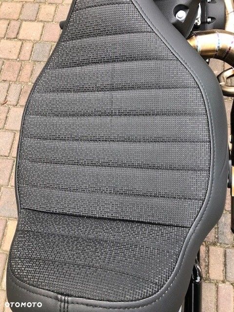 Harley-Davidson Softail Street Bob - 13