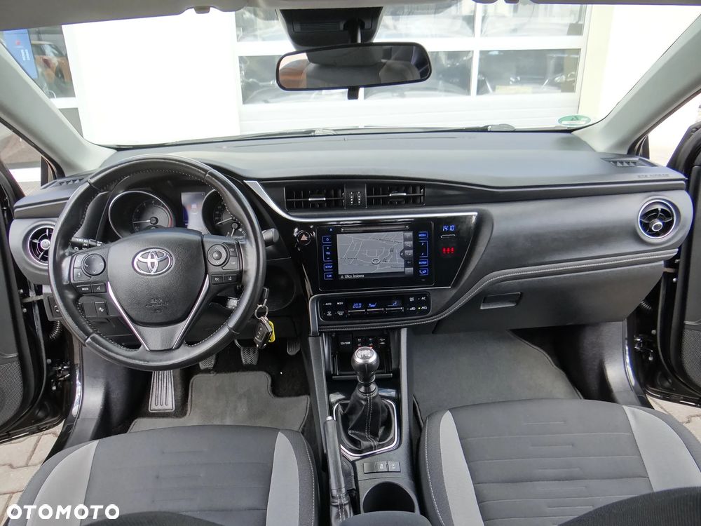 Toyota Auris 1.2 Turbo Team Deutschland - 27