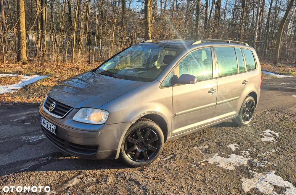 Volkswagen Touran 1.6 FSI - 17