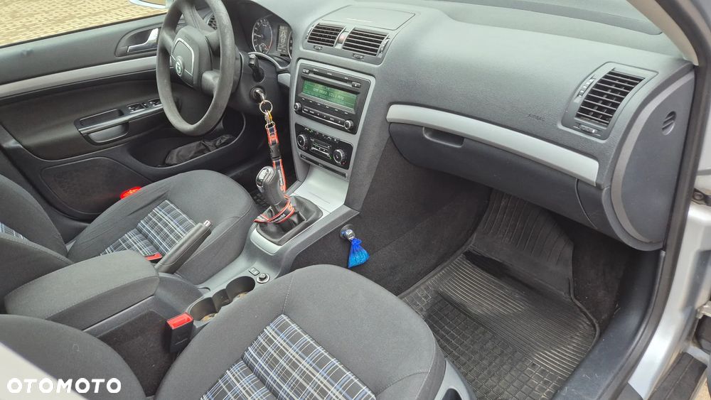 Skoda Octavia 1.6 TDI 4x4 Ambition - 8
