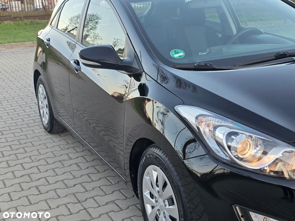 Hyundai i30 blue 1.4 Classic Navigation - 9