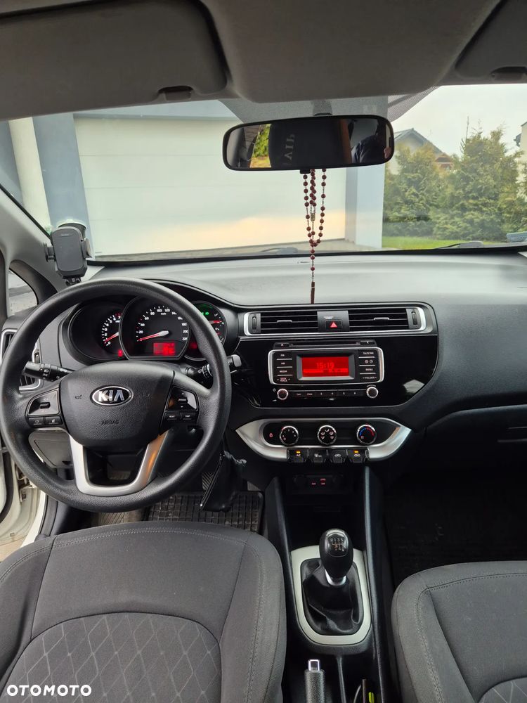 Kia Rio 1.4 M - 13
